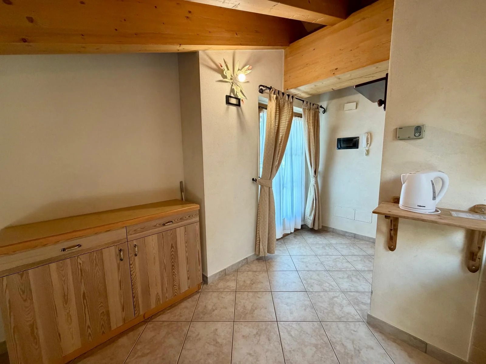 La Maison 6