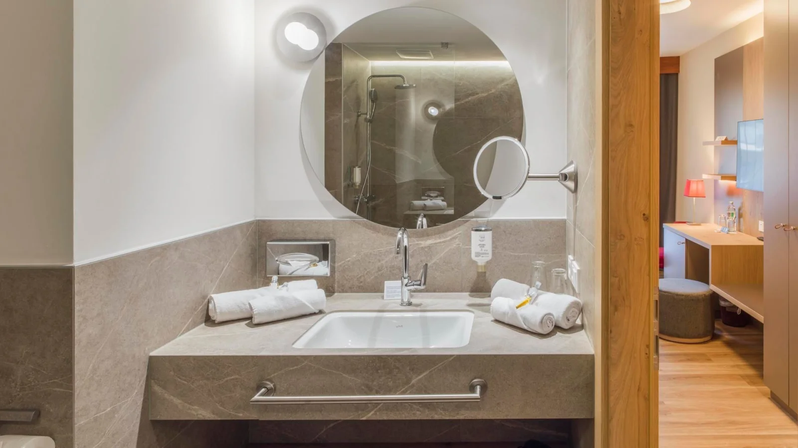 DBL room Comfort-łazienka