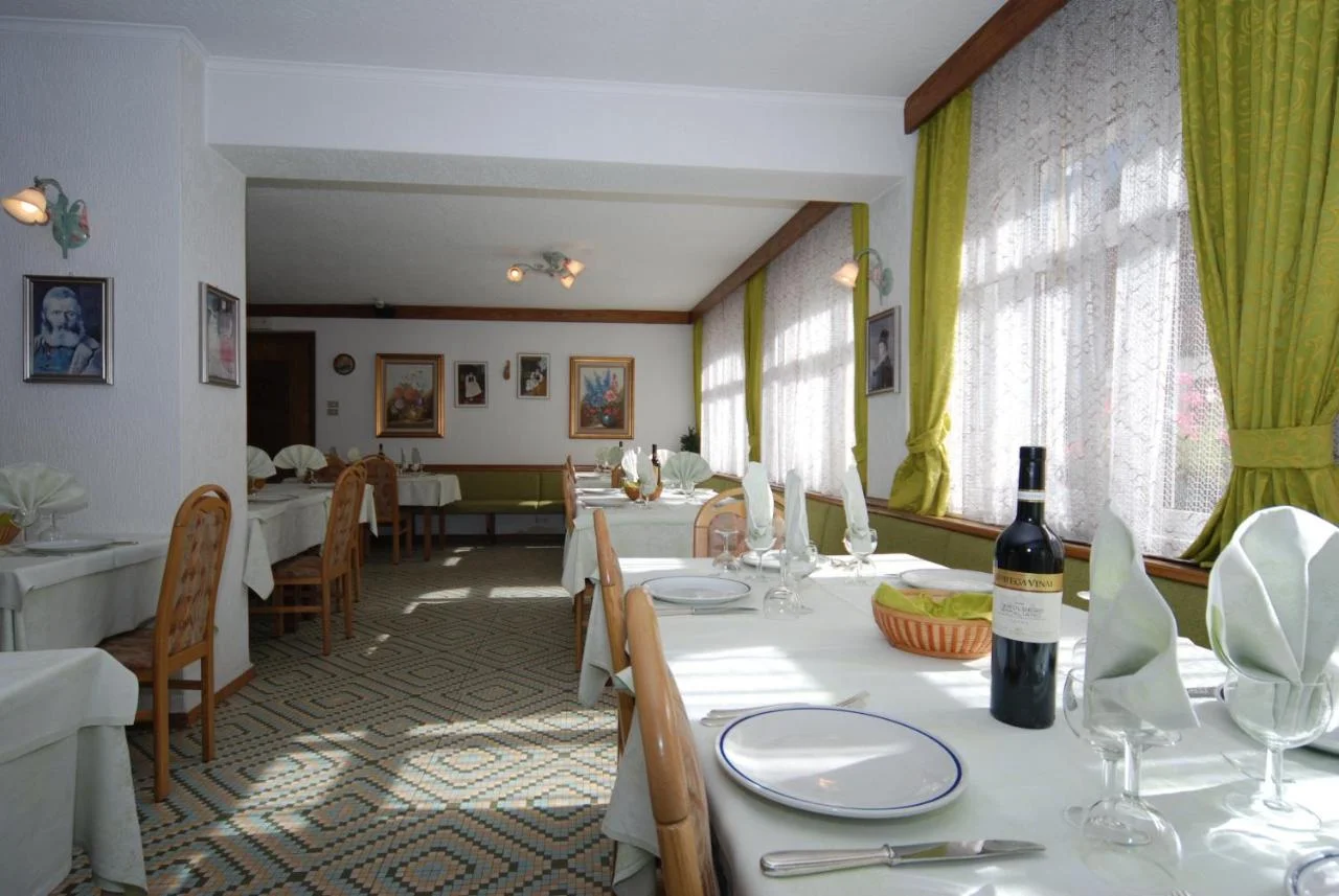 Hotel Ancora** _04